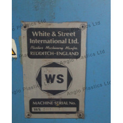 White and Street Pipe Marker